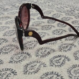 House of Harlow 1960 Robyn 04 Wine Sunglasses House of Harlow 1960 Robyn Sunglasses - Black main image 2